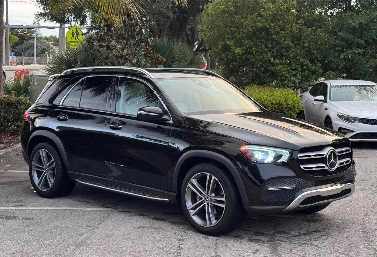 2022 Mercedes Benz GLE 350 rental car, photo 2