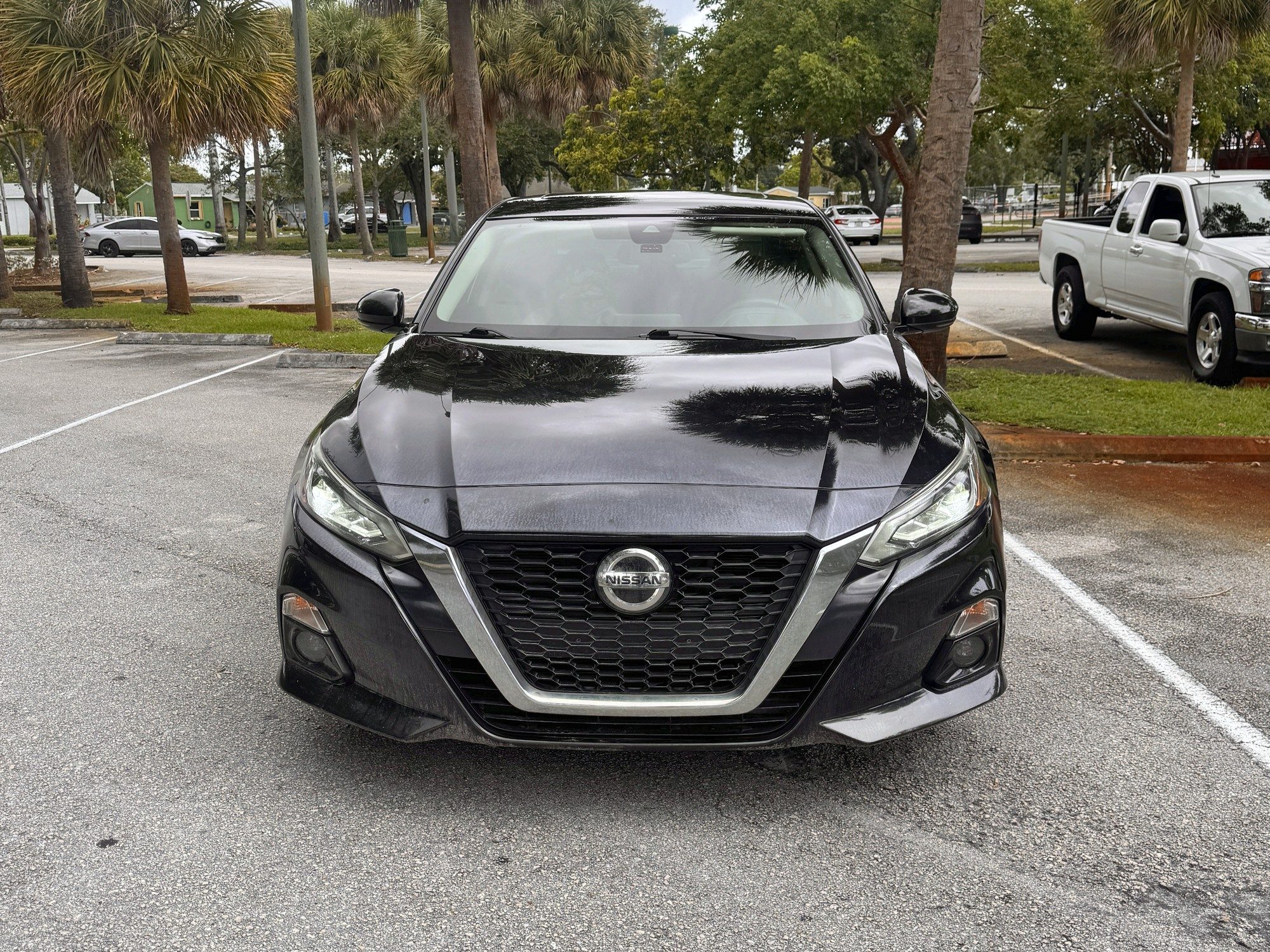2019 Nissan Altima SR rental car, photo 3