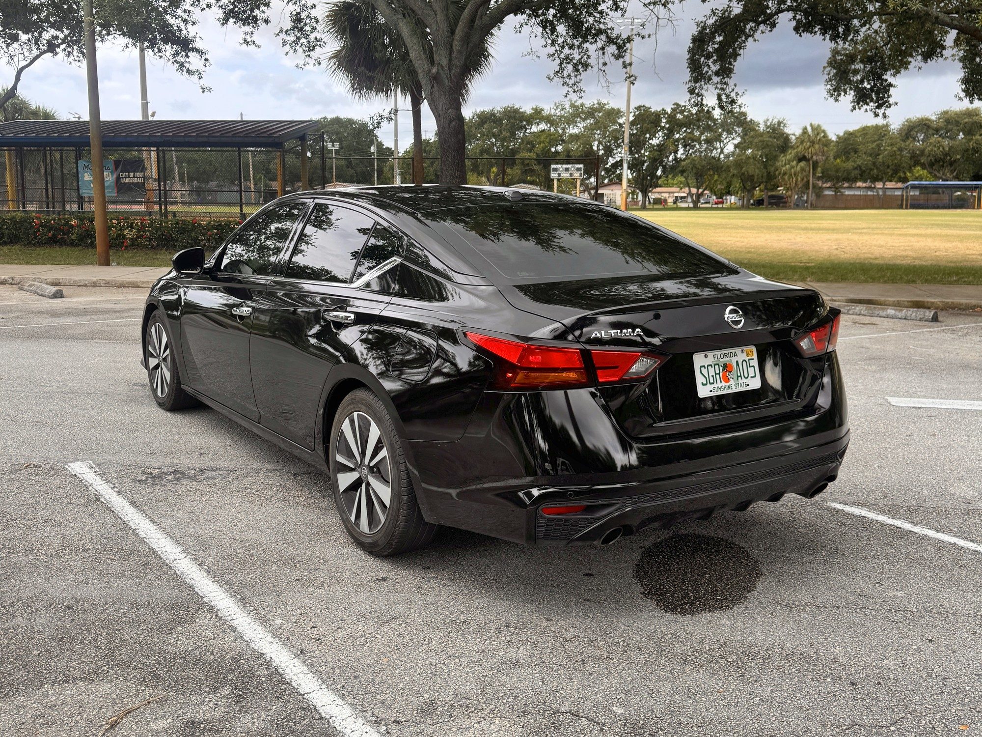 2019 Nissan Altima SR rental car, photo 2
